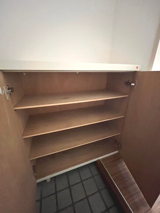物件内観写真18　(靴箱)