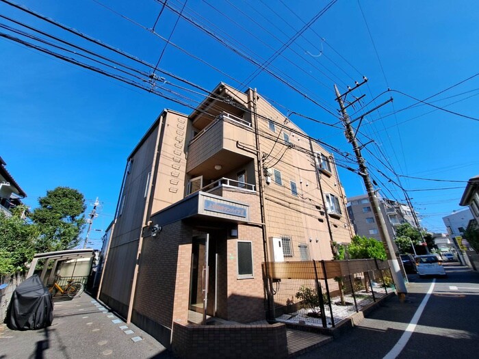 物件外観写真1　(エントランス部分)