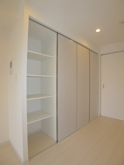 物件内観写真10　(収納)