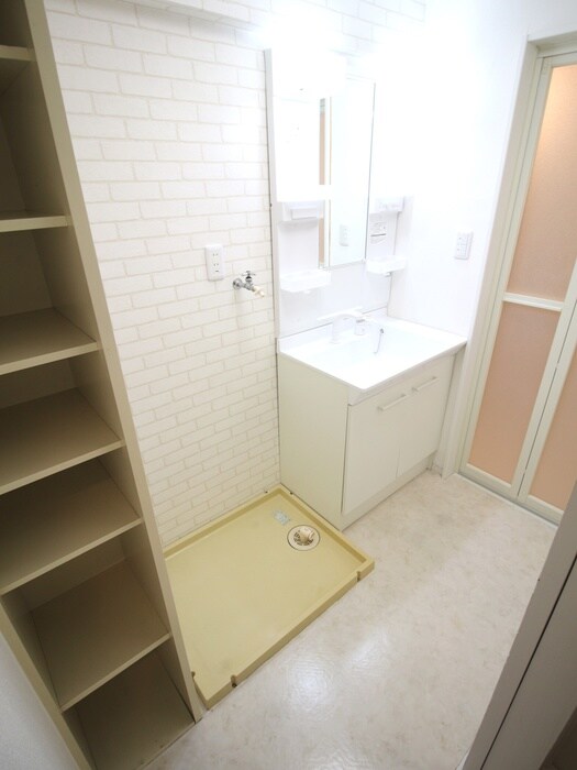 物件内観写真14　(洗濯機置場)