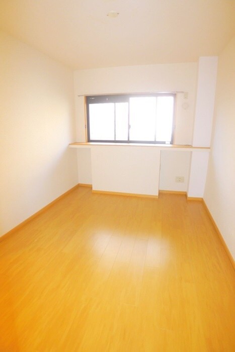 物件内観写真5　(室内からの展望)