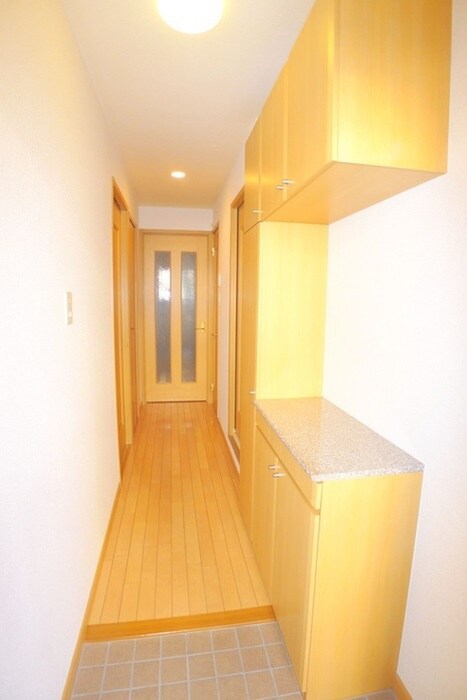 物件内観写真10　(玄関)