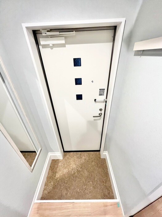 物件内観写真16　(玄関)