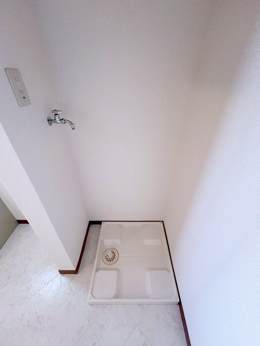 物件内観写真12　(洗濯機置場)