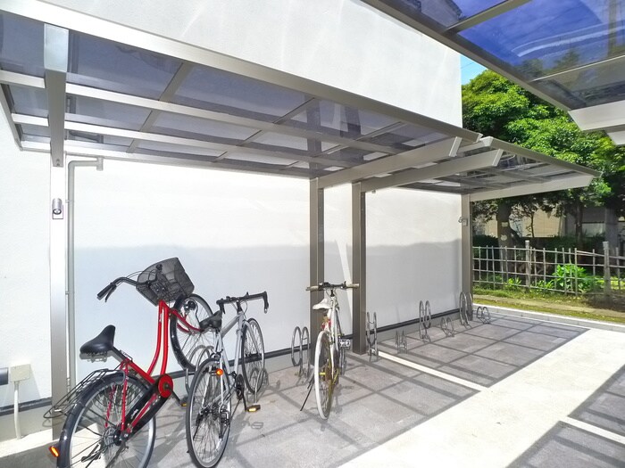 物件外観写真3　(駐輪場)