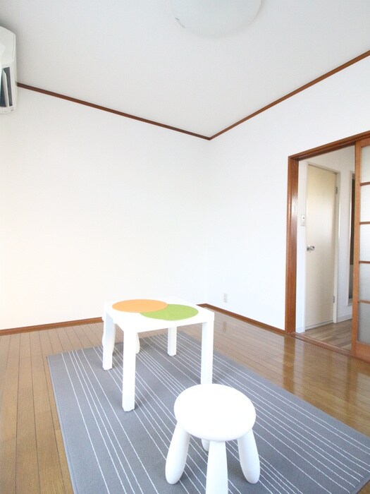 物件内観写真8　(居室)