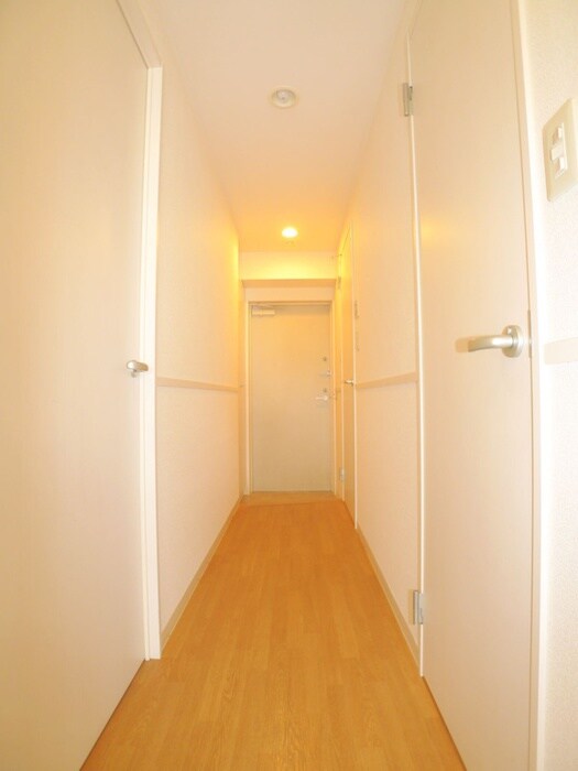 物件内観写真16　(廊下)