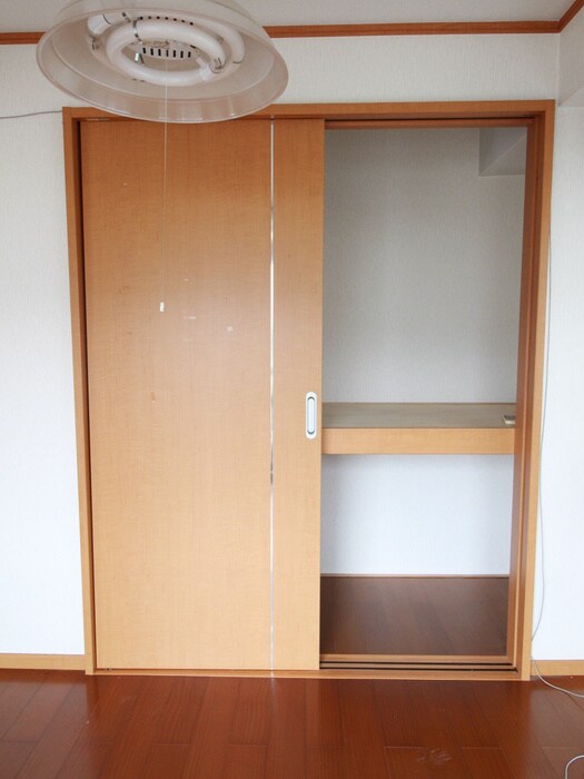 物件内観写真12　(収納)