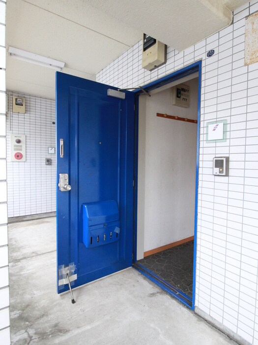 物件内観写真13　(玄関)