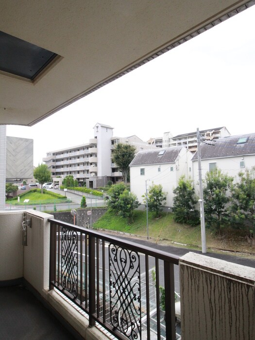 物件内観写真14　(室内からの展望)