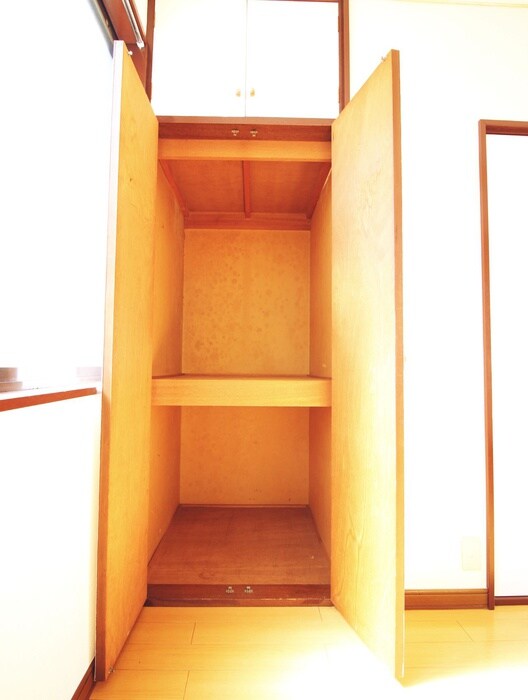 物件内観写真12　(収納)