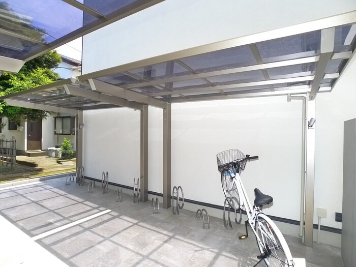 物件外観写真4　(駐輪場)