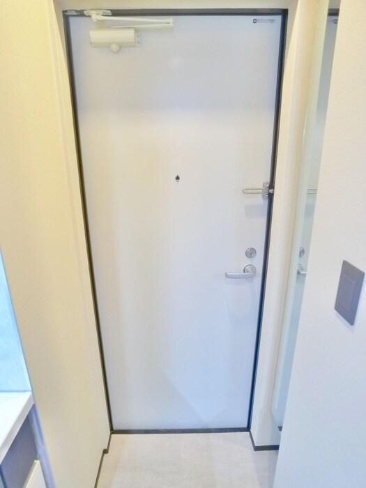 物件内観写真14　(玄関)