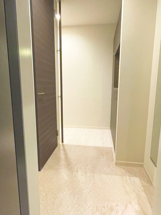 物件内観写真18　(玄関)