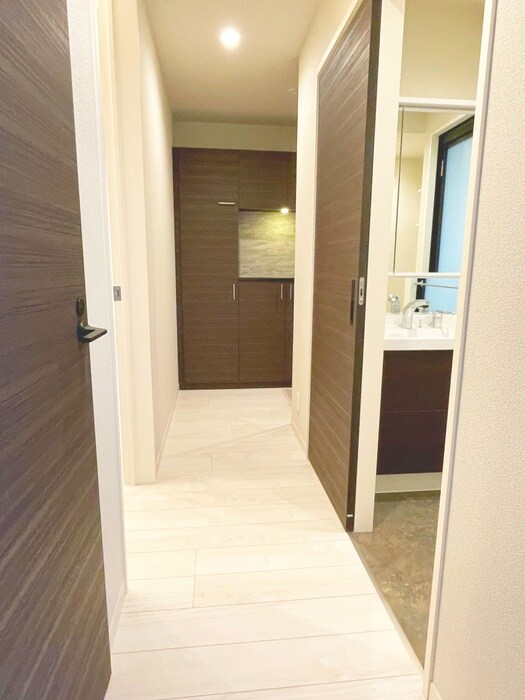 物件内観写真21　(廊下)