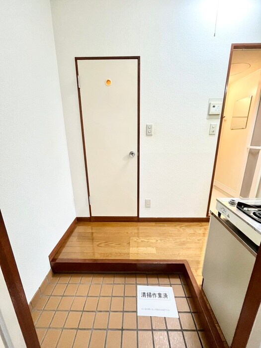 物件内観写真13　(玄関)