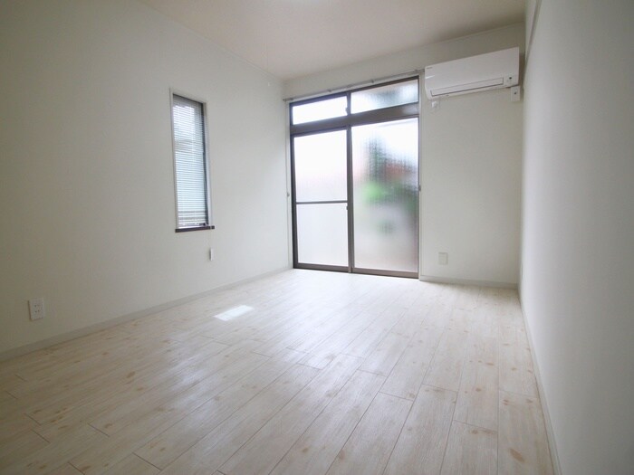 物件内観写真8　(居室)