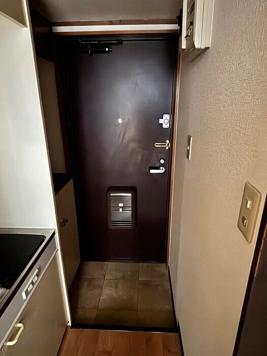 物件内観写真16　(玄関)