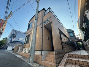 ルームズ高田馬場　A棟外観写真