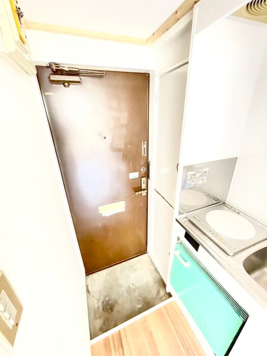 物件内観写真16　(玄関)