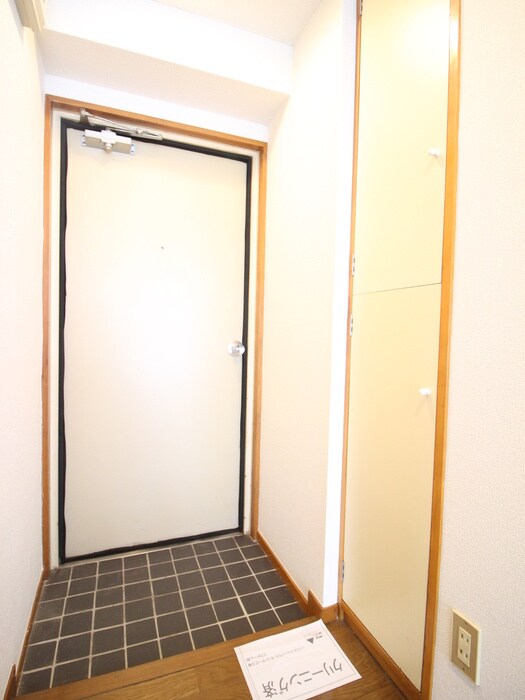 物件内観写真14　(玄関)