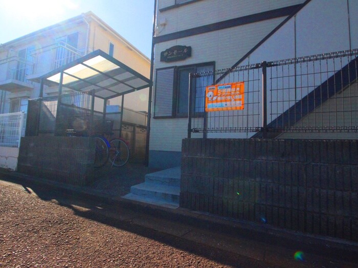 物件外観写真3　(エントランス部分)