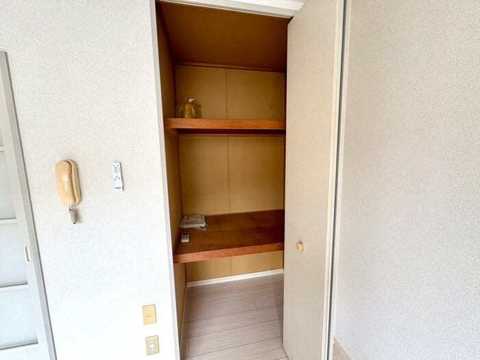 物件内観写真15　(収納)