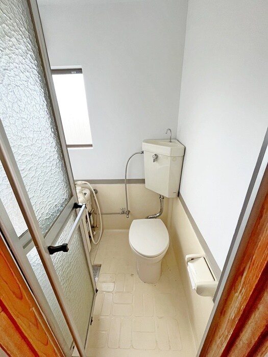 物件内観写真8　(トイレ)