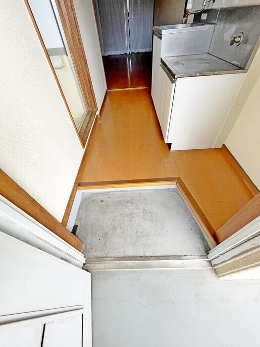 物件内観写真13　(玄関)