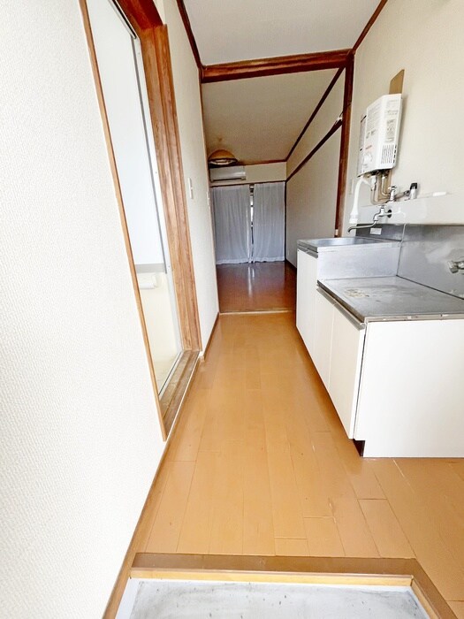 物件内観写真14　(廊下)