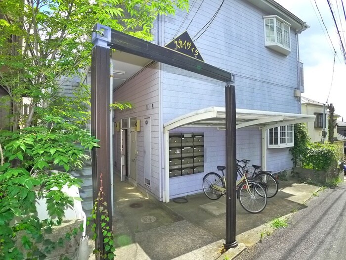 物件外観写真3　(エントランス部分)