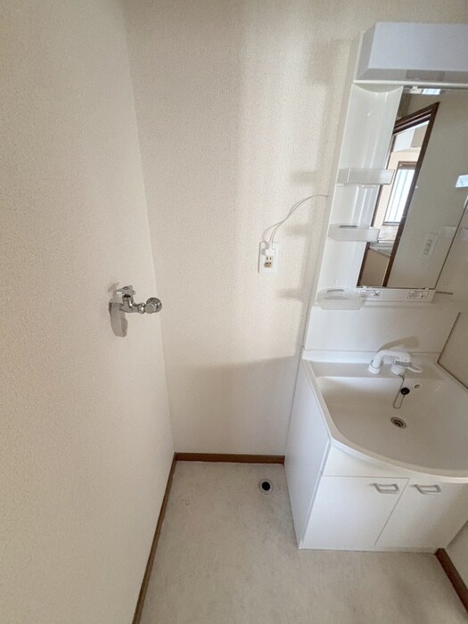 物件内観写真15　(洗濯機置場)