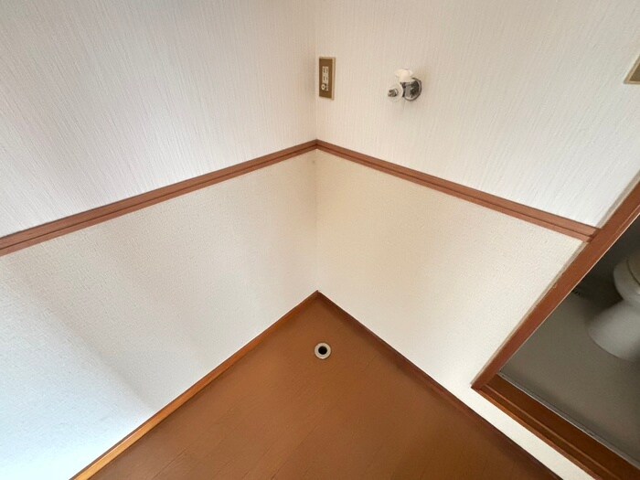 物件内観写真14　(洗濯機置場)