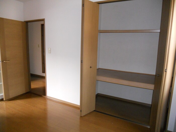 物件内観写真10　(収納)