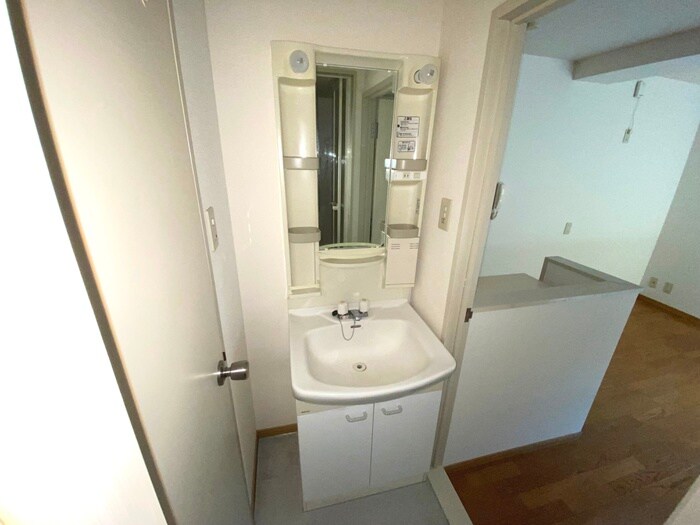 物件内観写真8　(洗面)