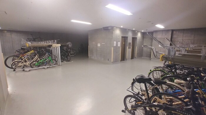 物件外観写真4　(駐輪場)