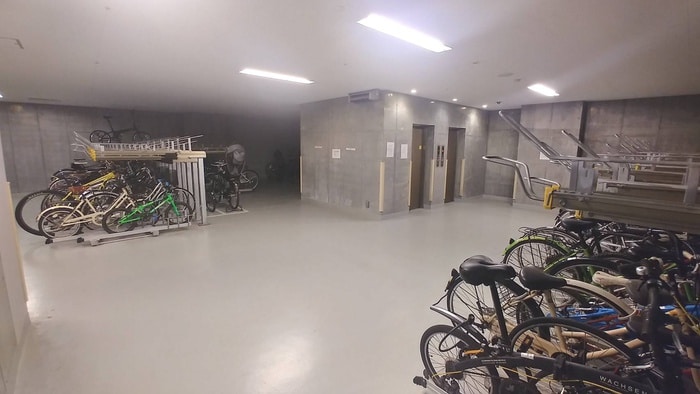 物件外観写真4　(駐輪場)