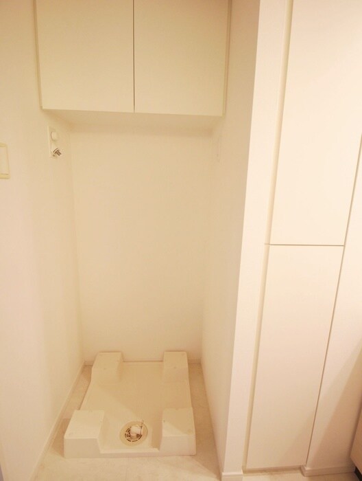 物件内観写真16　(洗濯機置場)