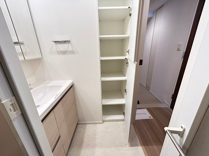物件内観写真16　(収納)