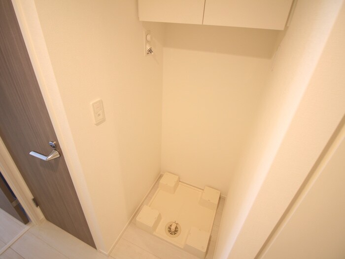 物件内観写真16　(洗濯機置場)