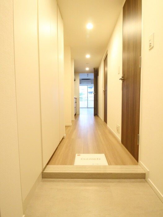 物件内観写真19　(玄関)