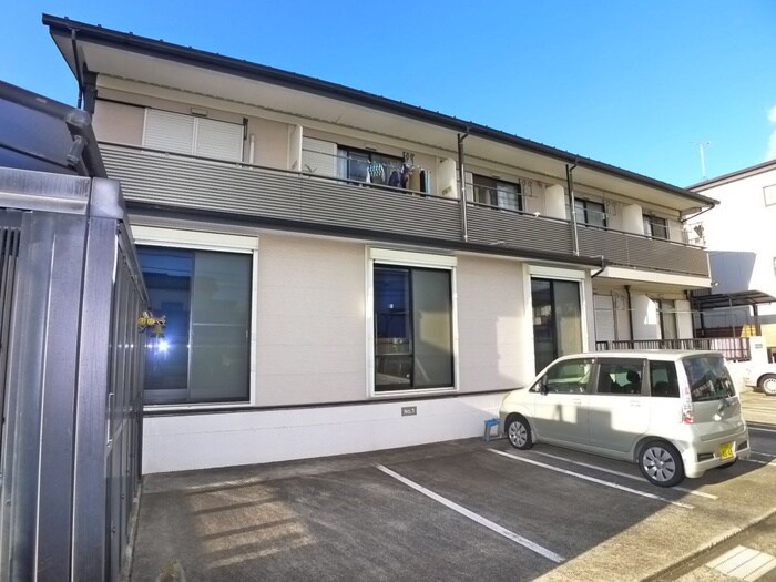 物件外観写真4　(駐車場)