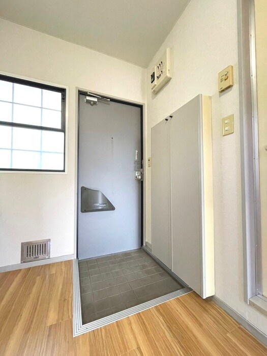 物件内観写真19　(玄関)