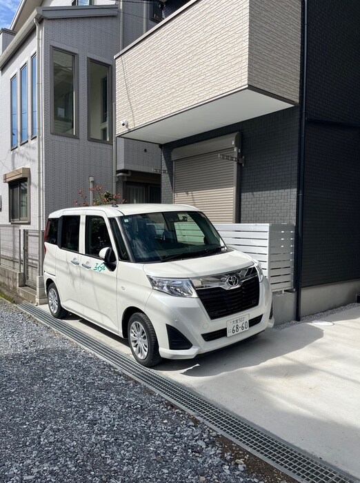 物件外観写真4　(駐車場)