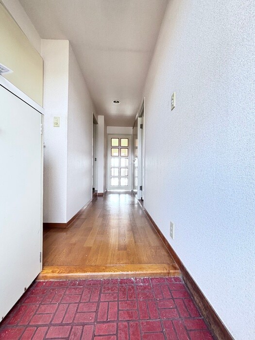 物件内観写真7　(玄関)