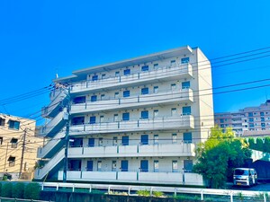 ﾘｳﾞｨｴｰﾙ鶴牧外観写真