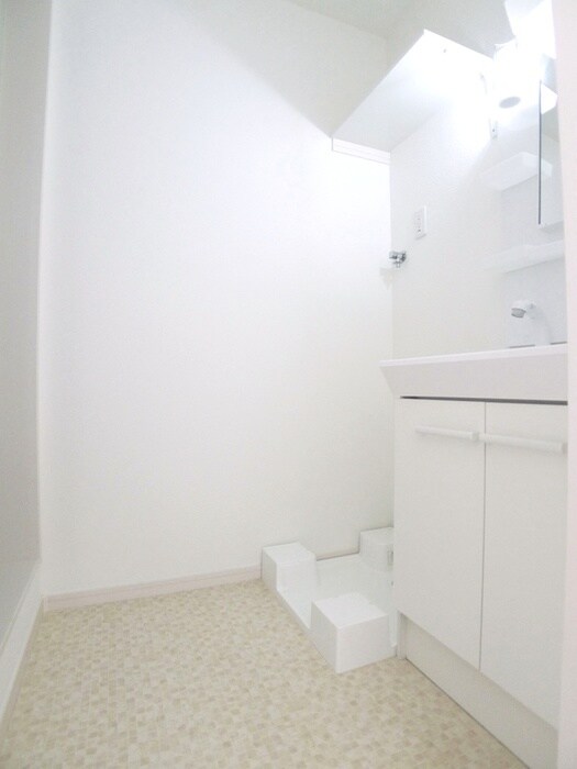 物件内観写真13　(洗濯機置場)