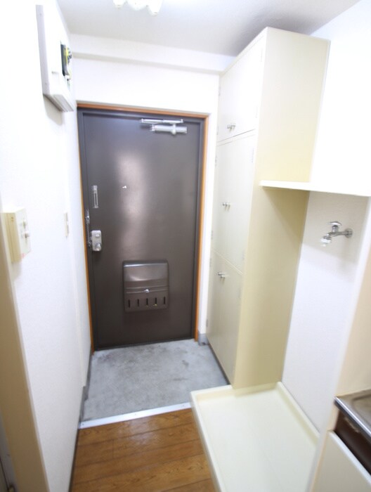 物件内観写真16　(玄関)