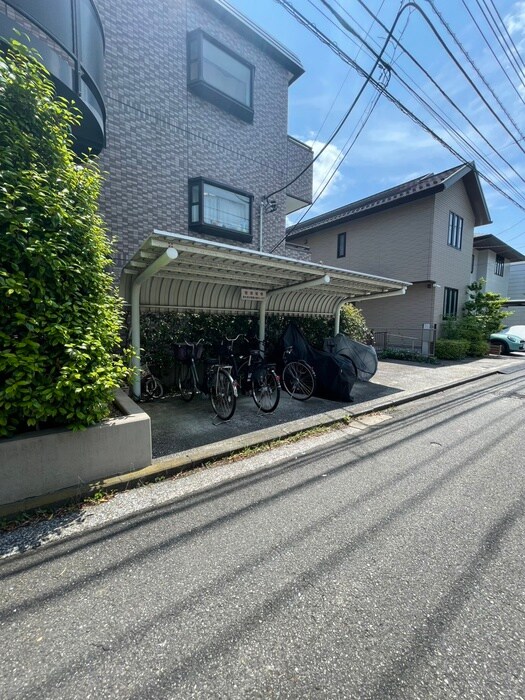 物件外観写真3　(駐輪場)