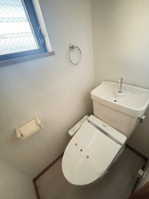 物件内観写真14　(トイレ)